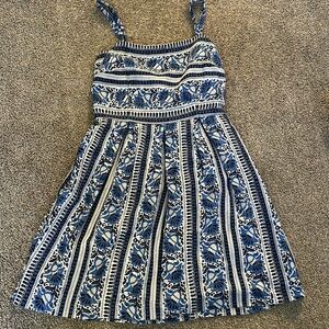 Blue floral dress size 2 from the loft